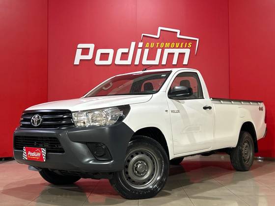 TOYOTA HILUX 2.8 D-4D TURBO DIESEL CS 4X4 MANUAL TOYOTA HILUX 2.8 D-4D TURBO DIESEL CS 4X4 MANUAL